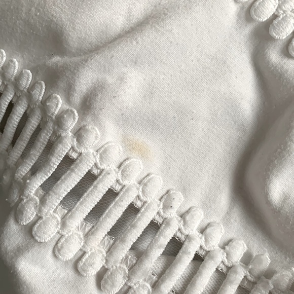 White Cut Our Shoulder Flowy Top - Picture 3 of 3